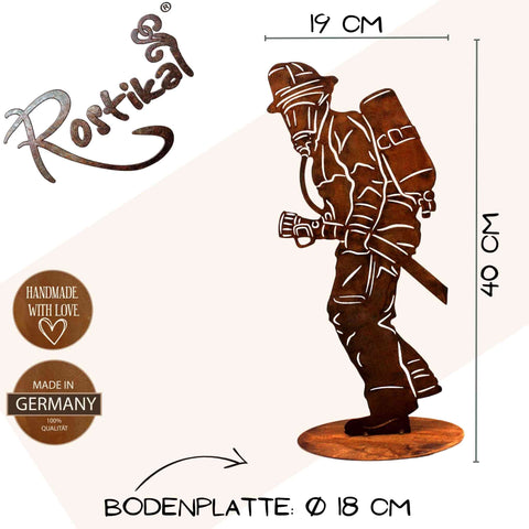 Hochwertig von Hand hergestellte Feuerwerhmann Figur aus langlebigen Metall mit einem natürlichen Rost Finish veredelt.