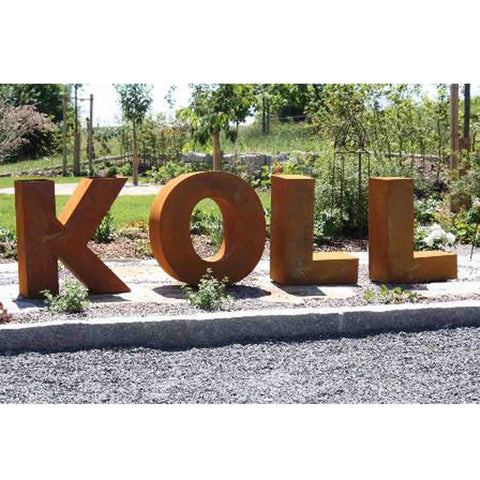 Large 3D metal numbers as rustic decor – personalized design for your home or business