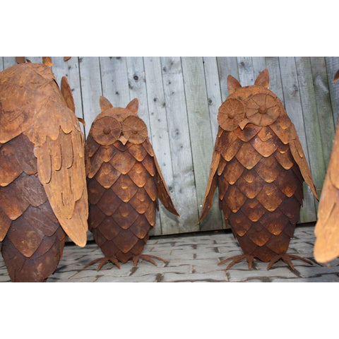 Handgefertigte Metall Eule in 3D Rostoptik als einzigartige Dekoration für den Garten