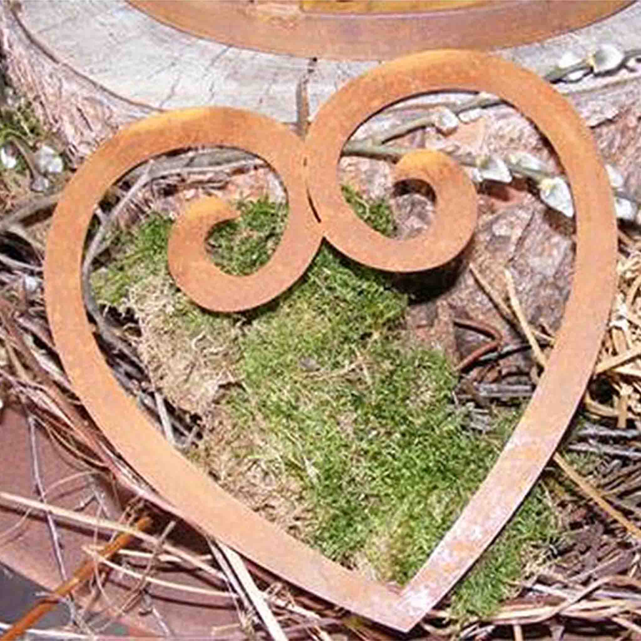 Metalldeko Herz 'Swing' - Charmante Hängedeko oder Gartenstecker für liebevolle Akzente in Innen- & Außenbereichen"