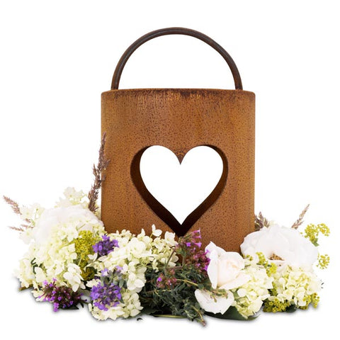 Metalldeko Windlicht mit Herz | Gartendeko Vintage Laterne - Rost Deko Laterne fĂŒr Haus und Garten