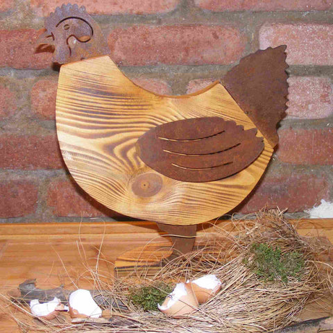 Stilvolle Hahn- und Henne-Statuen aus Holz mit auffälligen rostigen Eisendetails als beeindruckende Dekorationsobjekte für Ihr Zuhause