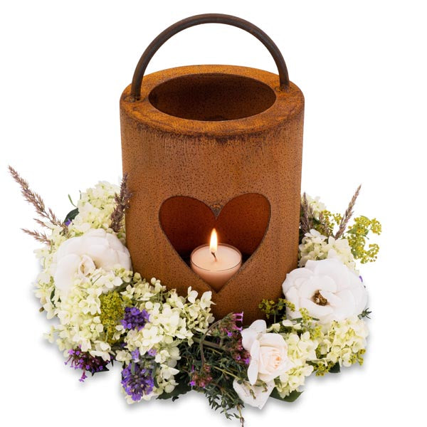 Metalldeko Windlicht mit Herz | Gartendeko Vintage Laterne - Rost Deko Laterne fĂŒr Haus und Garten