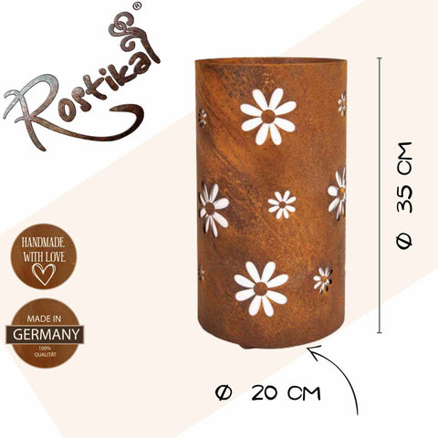 Romantik pur: Unser Windlicht aus Metall mit verspieltem Blumenmuster verzaubert Deine Terrasse oder Deinen Wintergarten