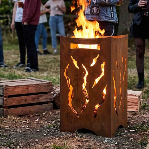 Feuertonne mit Flammen-Motiv aus 3 mm Stahl – Lasercut-Flammen, fertig gerostet aus der Manufaktur.