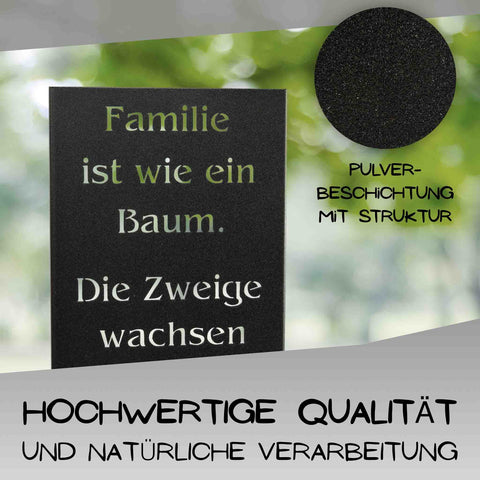 Elegantes Metallschild mit Familienspruch, ideal für Innen- und Außenbereiche, mit stabiler Umkantung und edlem mattem Finish.