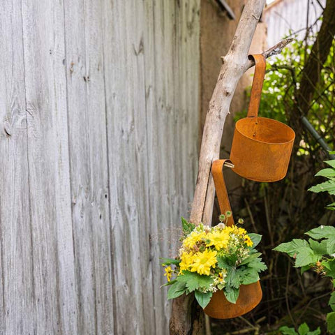 Bepflanzbarer Edelrost Hängetopf aus Metall als hochwertiger und langlebiger Blumentopf für Balkon, Garten und die Terrasse