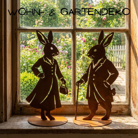 Osterdeko Hasenset aus Edelrost auf Fensterbank – Sir Hopps & Lady Leaf als Frühlingsdeko im Landhausstil mit Blick in den Garten

