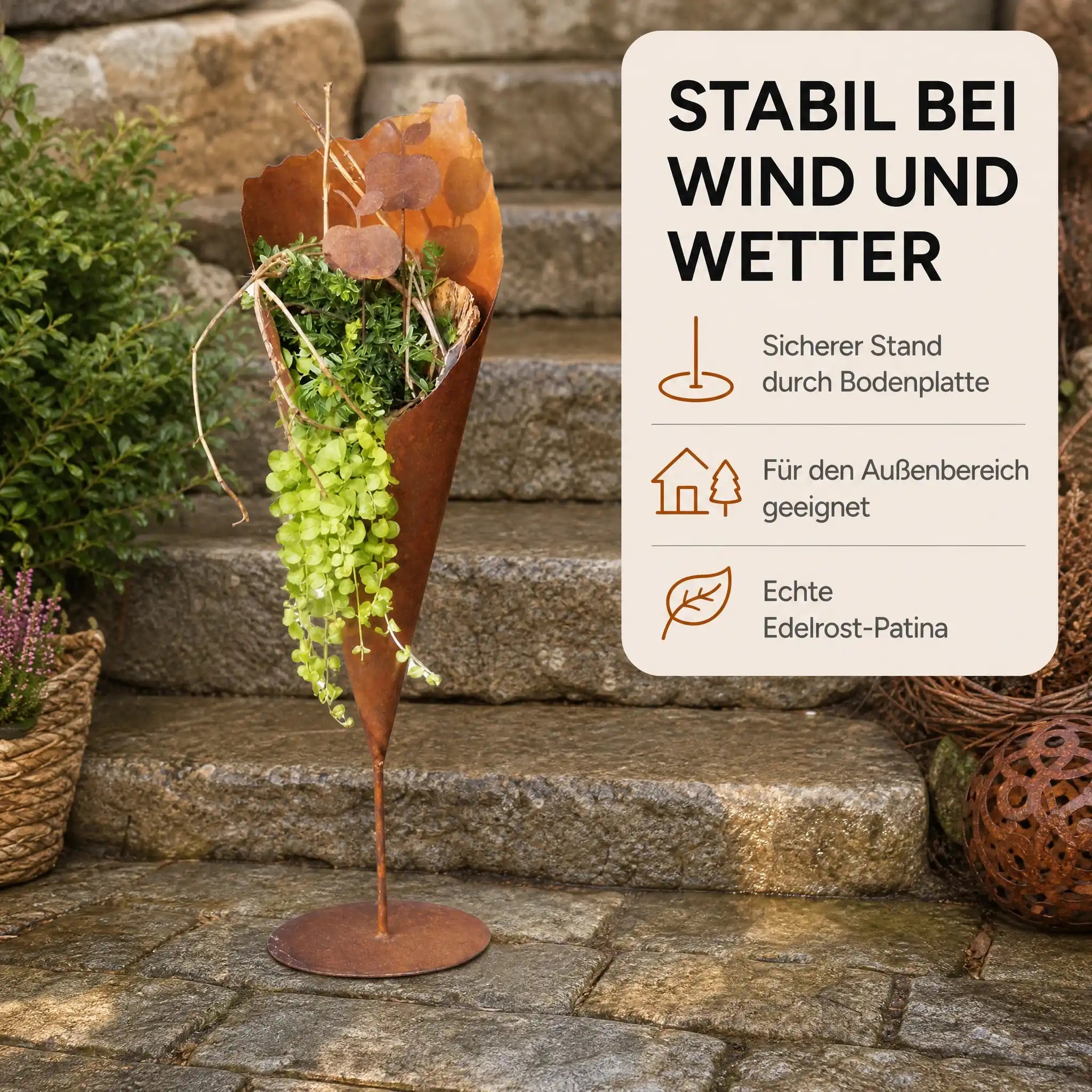 Rost Pflanztüte als Gartendeko auf Steintreppe am Hauseingang – stabil dank Bodenplatte, wetterfest
