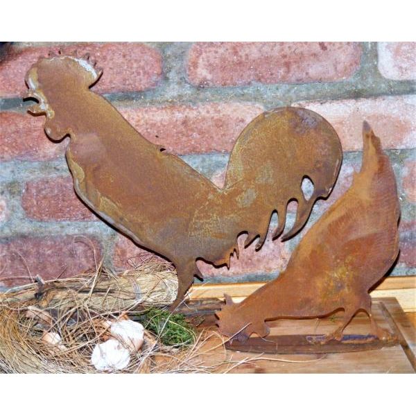 Handgefertigtes Rostikal Deko Set aus rostigem Metall, bestehend aus einem Edelrost Hahn und Huhn, ideal für Garten- und Hausdekorationen