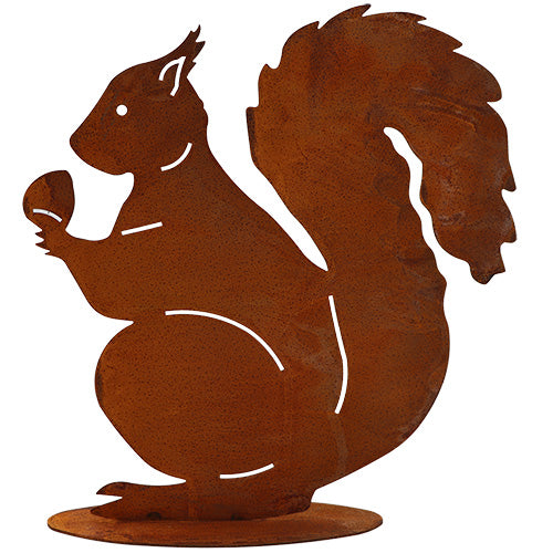 Rostiges Eichhörnchen: Eine handgefertigte Metall Dekofigur für Haus und Garten, die mit ihrem Herbst Charme begeistert.