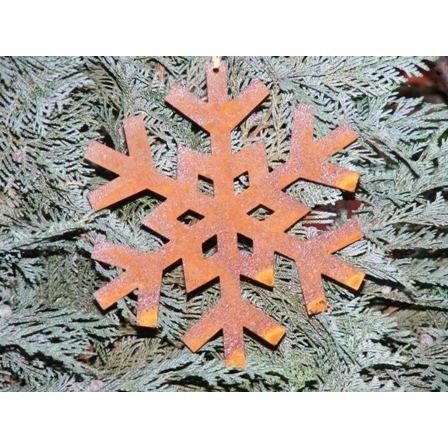 Eine handgefertigte, eckige Edelrost  Schneeflocke, die für die Winter- oder Weihnachtsdeko im Innen- und Außenbereich geeignet ist.